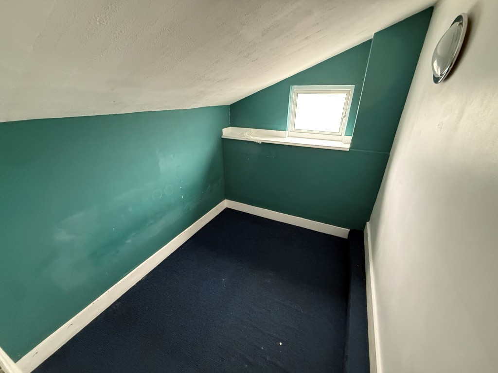 Lot: 97 - MID-TERRACE HOUSE FOR IMPROVEMENT - Bedroom 3